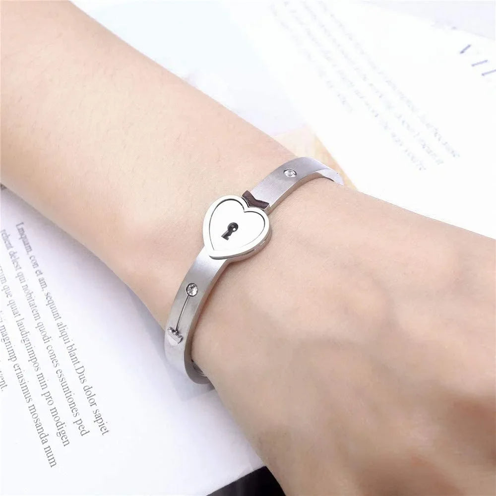 Heart-Shaped Key Couple Bracelets – Perfect Gift for Lovers